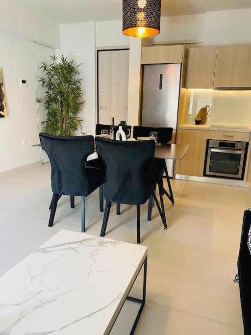 New 2Bd Aprt With Shared Rooftop Pool D3 Атина Екстериор снимка
