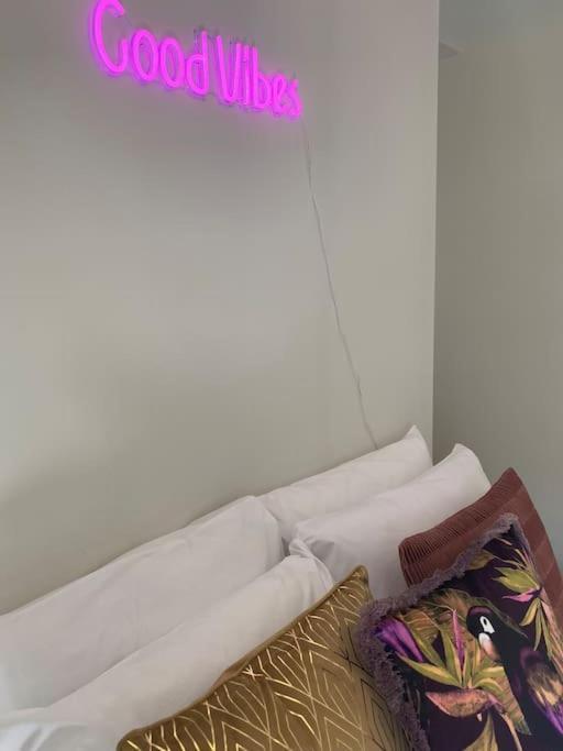 New 2Bd Aprt With Shared Rooftop Pool D3 Атина Екстериор снимка