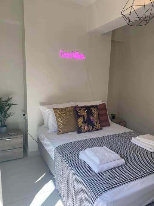 New 2Bd Aprt With Shared Rooftop Pool D3 Атина Екстериор снимка