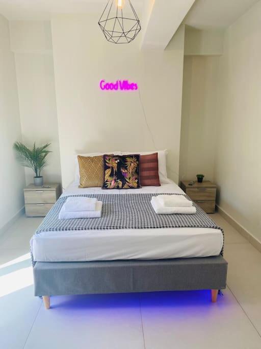 New 2Bd Aprt With Shared Rooftop Pool D3 Атина Екстериор снимка