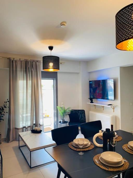 New 2Bd Aprt With Shared Rooftop Pool D3 Атина Екстериор снимка