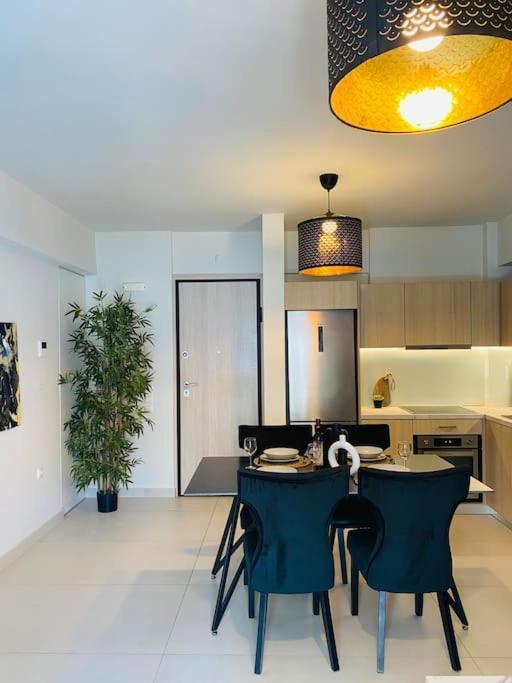 New 2Bd Aprt With Shared Rooftop Pool D3 Атина Екстериор снимка
